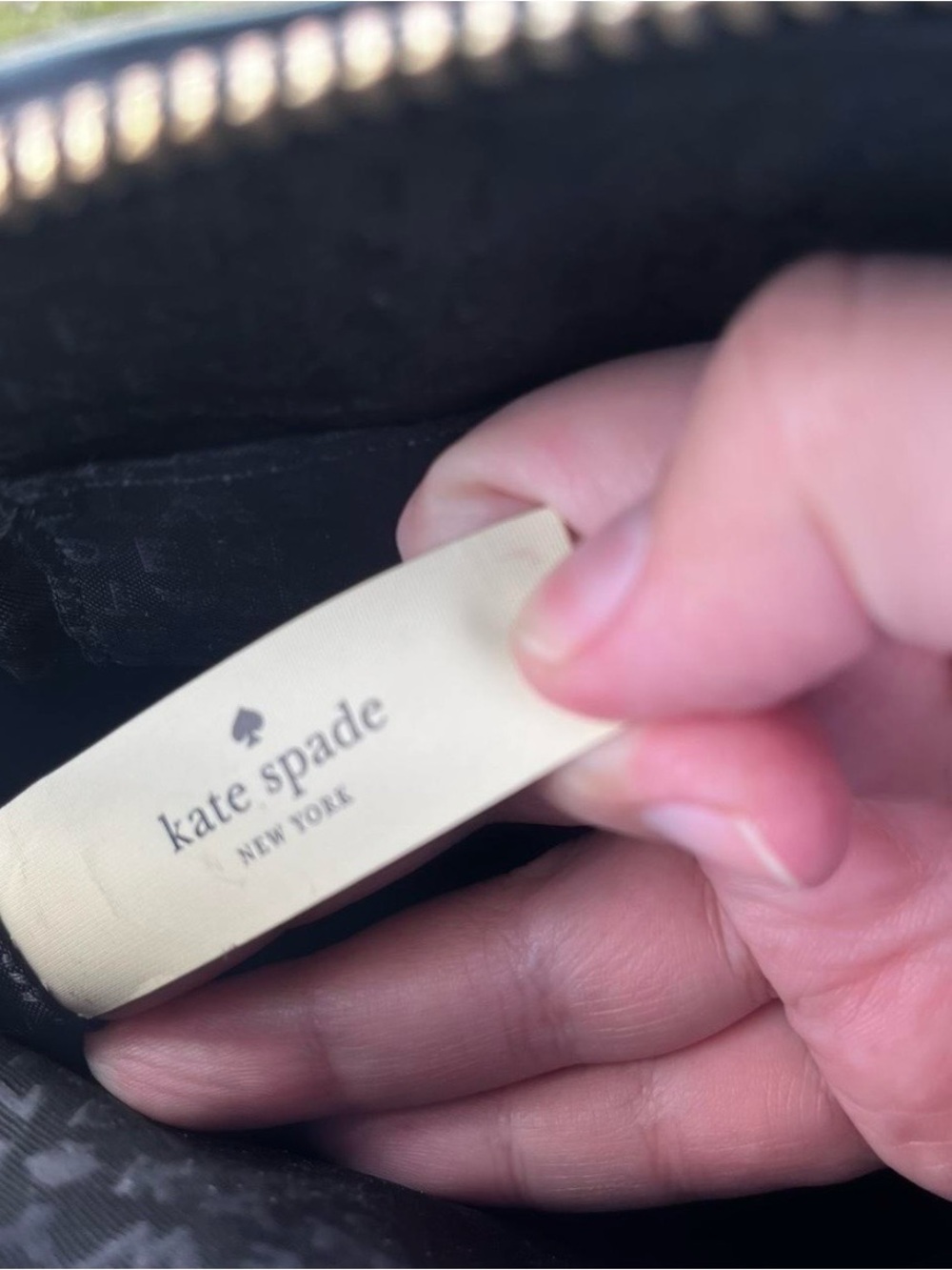 Kate Spade purse with black straps 🖤🤍 - Picture 7 of 7